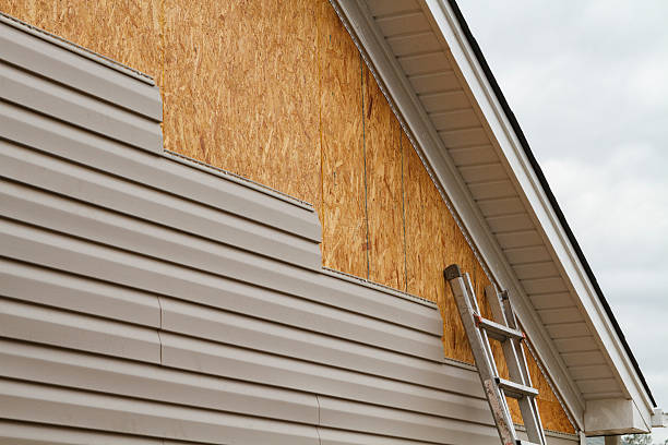 Professional Siding Installation technician working in Bridgeport, OH
